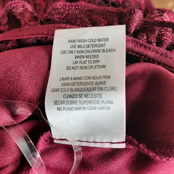 Speechless Lace Dress - Picture 9 of 9